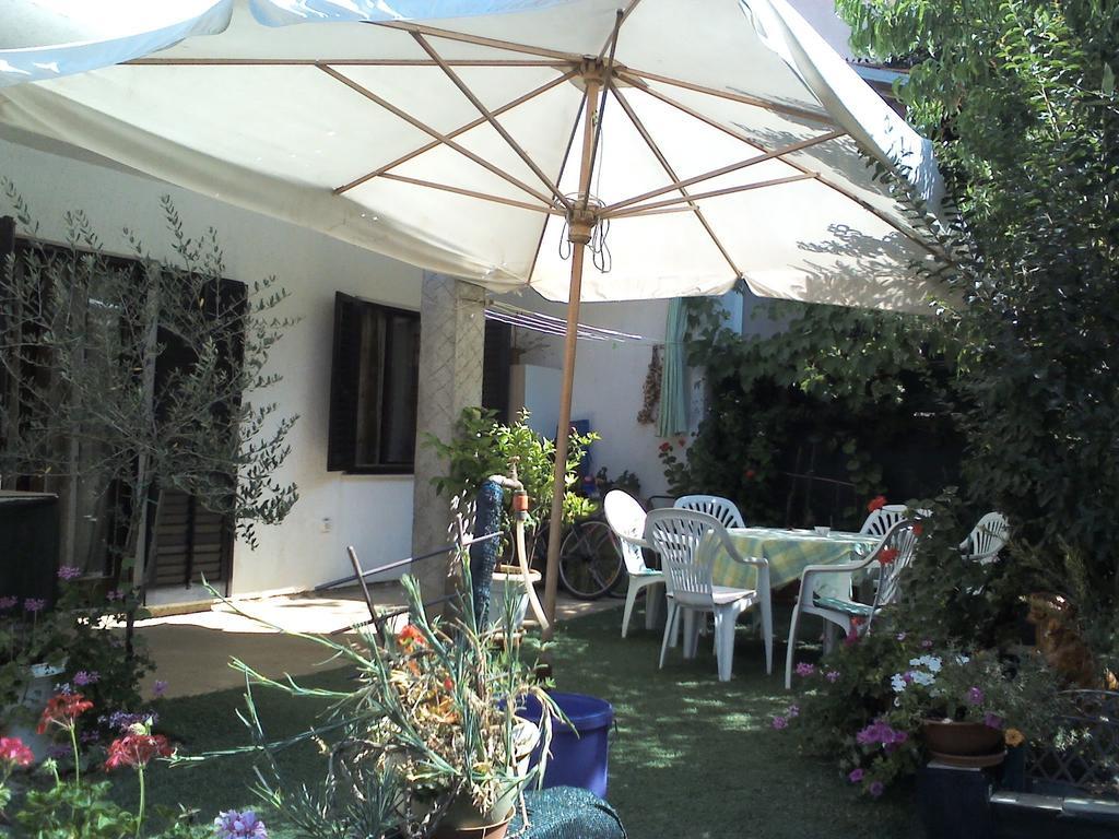 Apartment Artusi Pula Rum bild